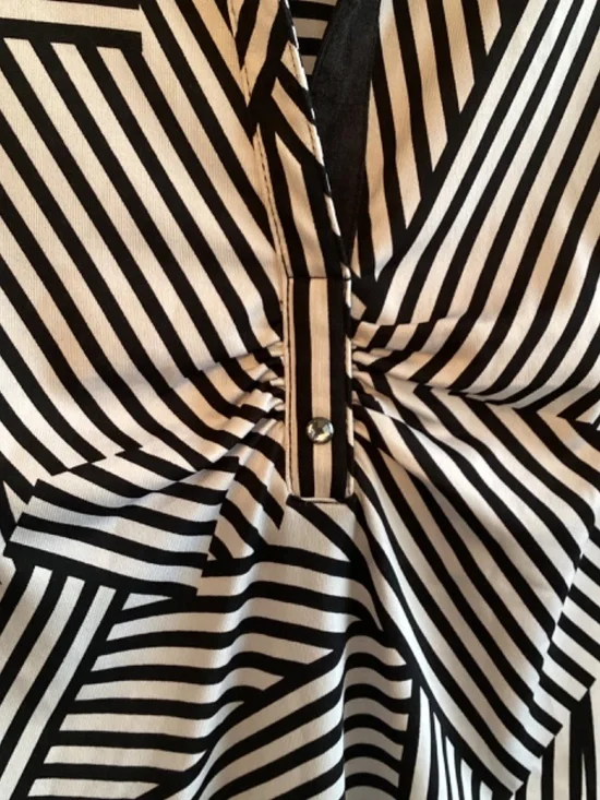 SPORT HALEY… black and white, striped top, geometric pattern, size medium - Picture 2 of 7